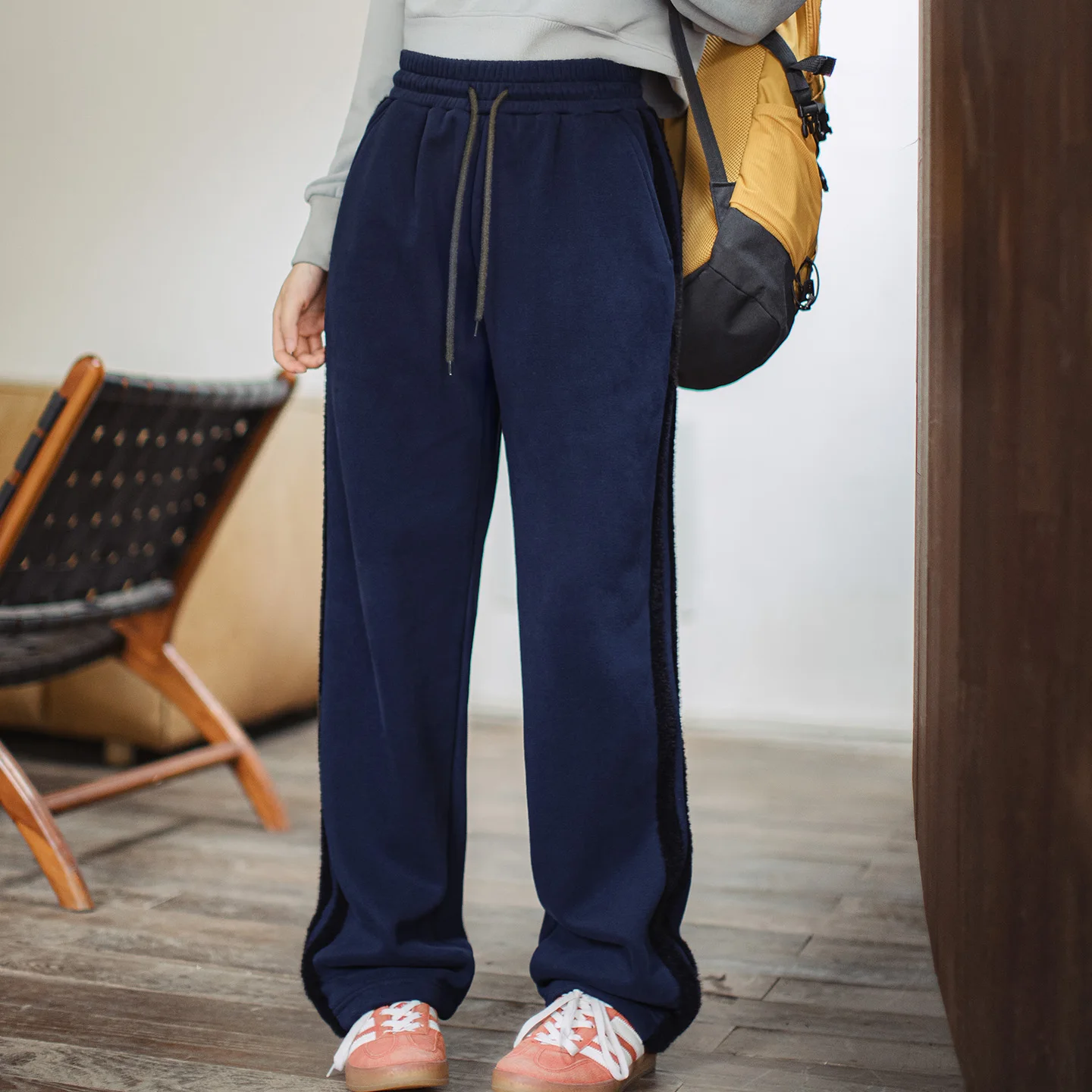 Maden Casual Loose Fleece-lined Sweatpants with Double-bar Striped Design Trousers for Women's Autumn and Winter Sports Pants