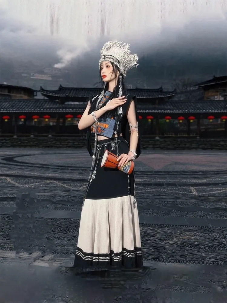 Ethnic performance Exotic Li travel photography accessories and costumes