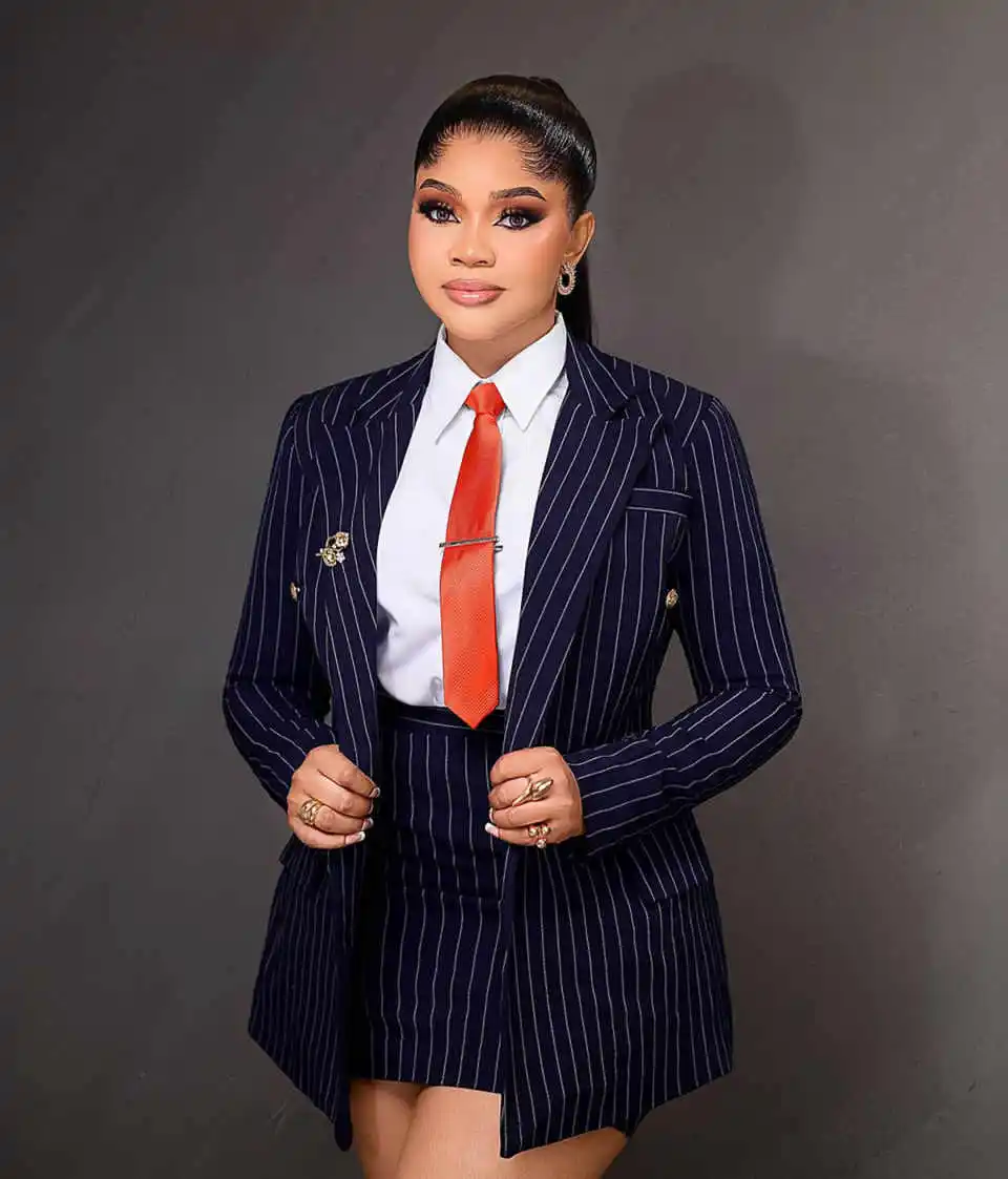 ヴィンテージピークドラペルストライプ女性スーツポケットブレザー + ミニスカート 2 ピーススリムフィットオフィスレディスーツセットカスタマイズ