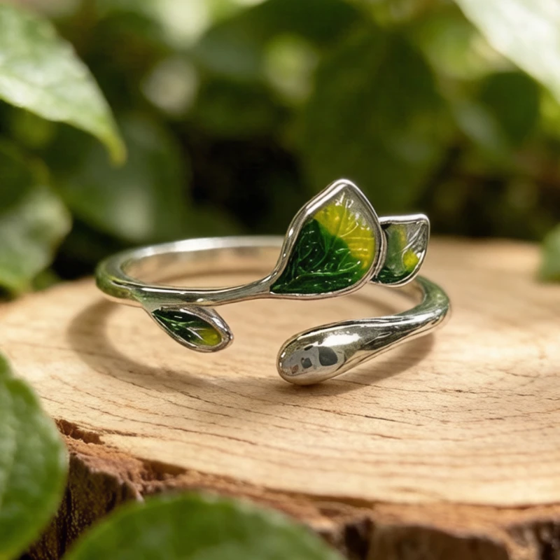 Huitan Damen-Ring mit schlichtem grünen Blätterdesign, für den Alltag, Party, vielseitig einsetzbar, silberfarben, frischer Stil, trendiger Metallschmuck