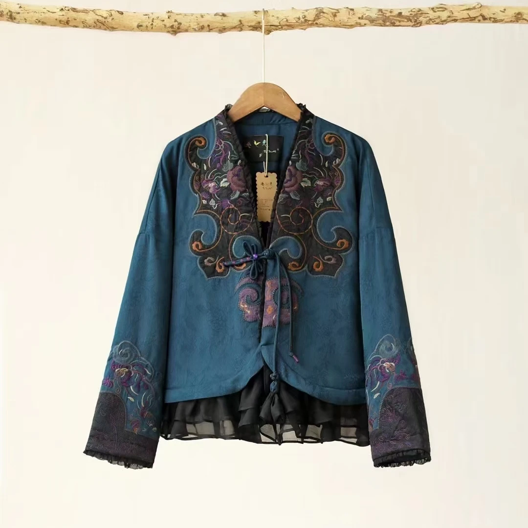 Winter coat women\'s jacket Embroidery Ethnic Style Blue quilted jacket ladies padded Short coat Vintage Lace edge warm jackets