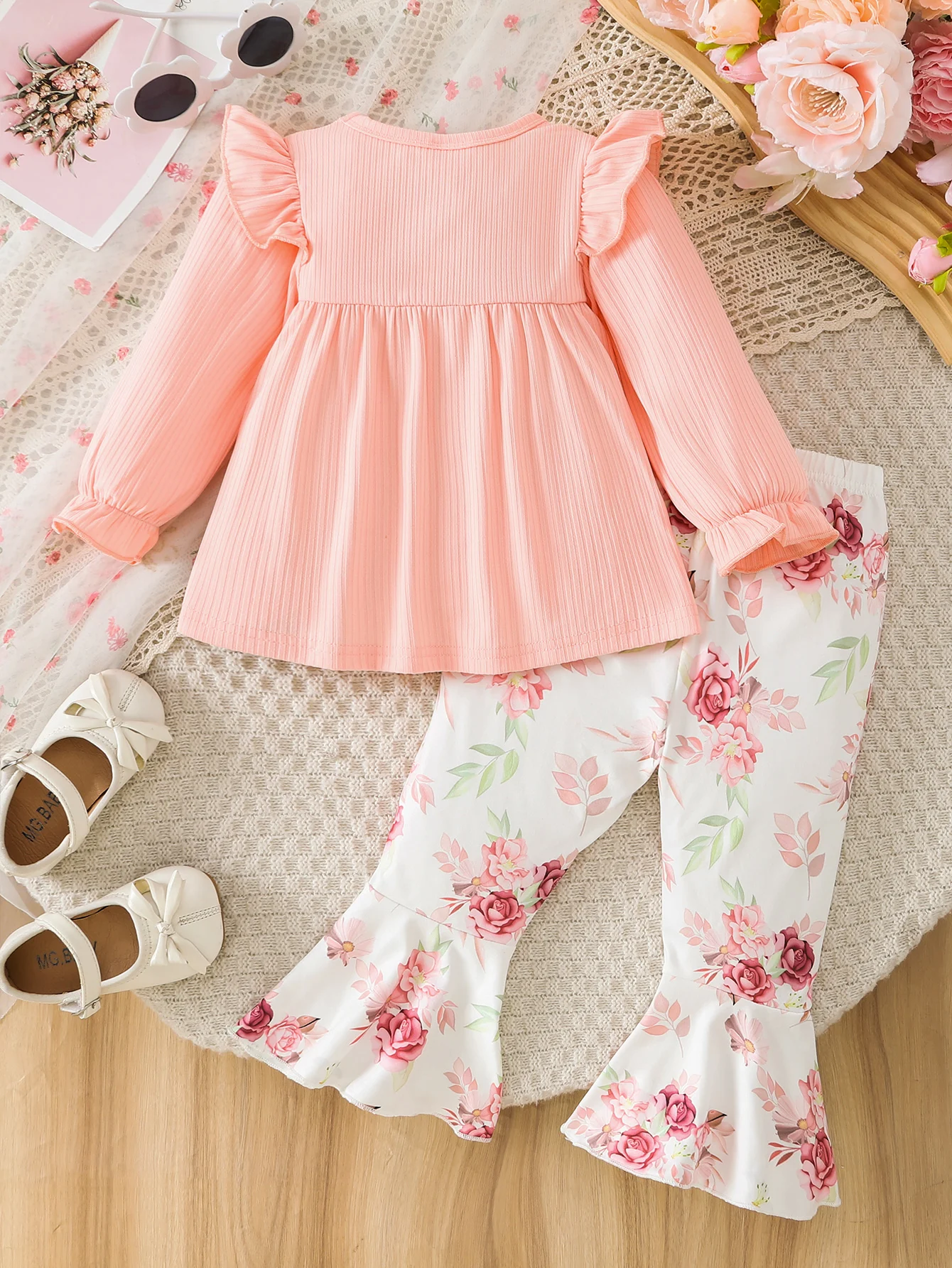 Girls Sweet Floral Print Outfit with Butterfly Knot And Lace Sleeve Cuffs Flared Bottom Large Flower Print Everyday Casual Wear