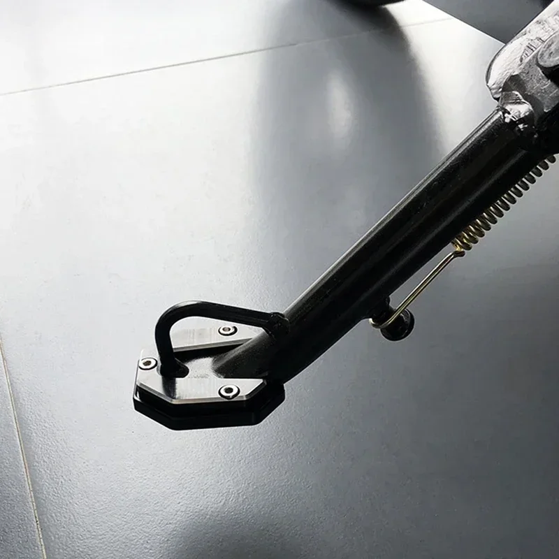 سبائك الألومنيوم دراجة عالمية مسنده قبضة القدم تعزيز الاستقرار قابل للتعديل الجانب حامل سكوتر دراجة نارية سكوتر بمحرك