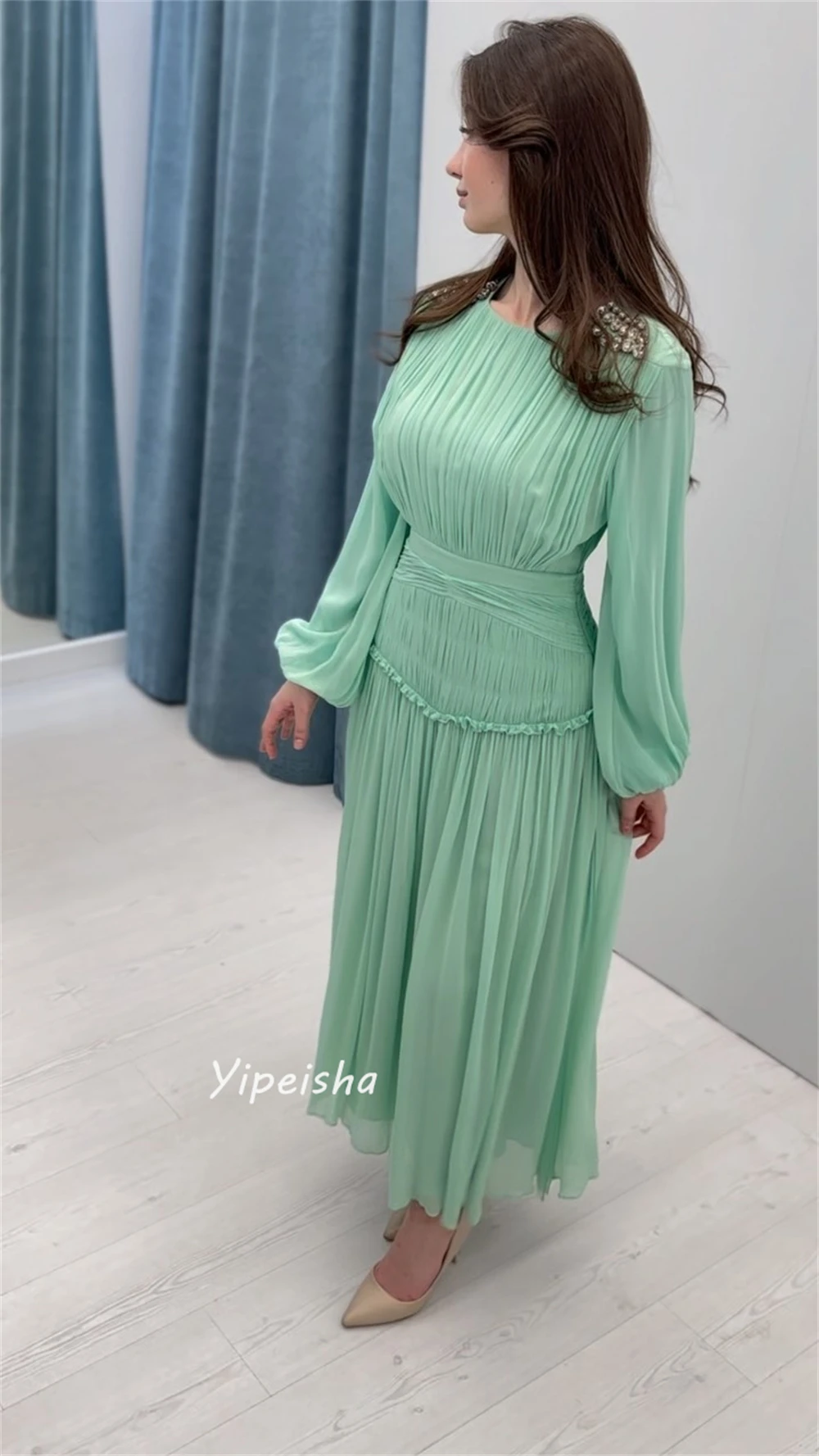 ที่กําหนดเองสไตล์โมเดิร์นชุดราตรี O-คอ A-Line ประดับด้วยลูกปัด Draped ข้อเท้า-ความยาวชีฟอง Bespoke โอกาสชุด