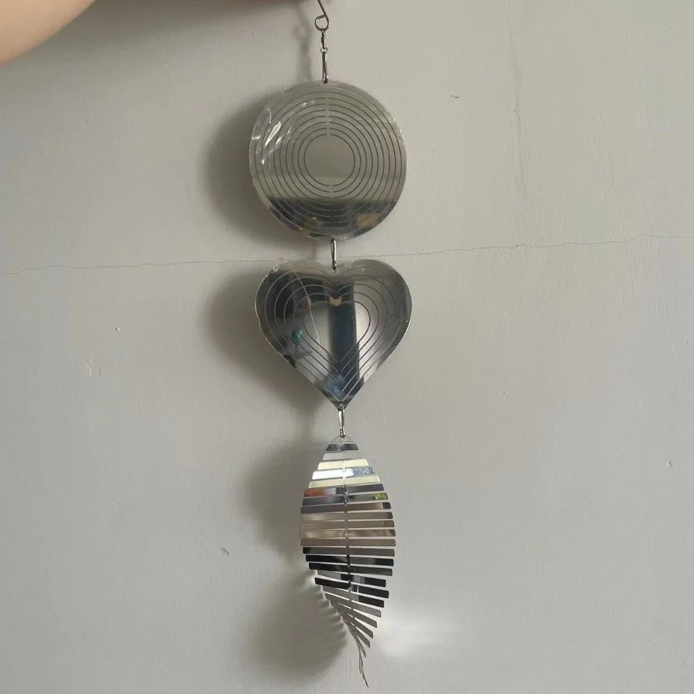 Rotatable Design Heart Wind Chime Double-Sided Reflective Surface Wind Spinner Sparkly Metal Hanging Ornament 3D Metal Heart