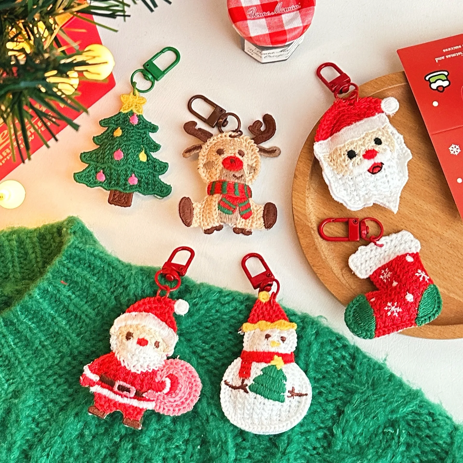 2Pcs Christmas Decoration Weaving Pendant Girl Keychain Versatile Pendant Cute Santa Claus Pendant