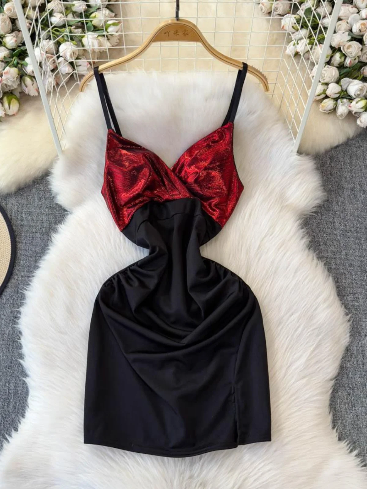 Foamlina New Women's Contrast Color Splicing Metal Chain Sling Dress for Nightclub Party Adjustable Straps Bodycon Mini Dresses