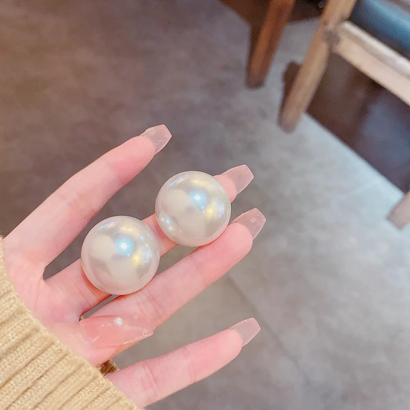 2.0CM Big Imitation Pearl Round Stud Earrings Minimalist Trend Statement Brincos for Women Geometric Party Wedding Girl Gifts