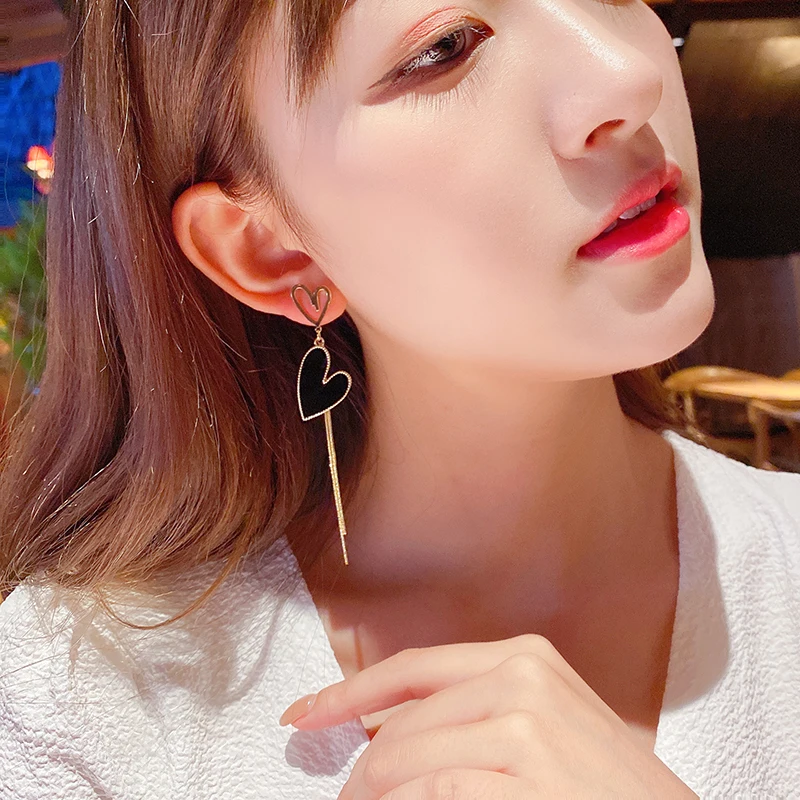2024 New Fashion Korean Temperament Network Red Fashion Personality Everything Asymmetrical Love Earrings Earrings Female