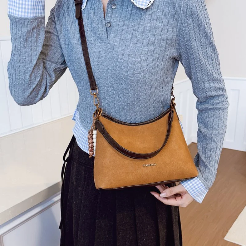 حقيبة كتف نسائية راقية مصنوعة من الجلد الفاخر تتميز بمظهر يومي أنيق كاجوال من باريس #1