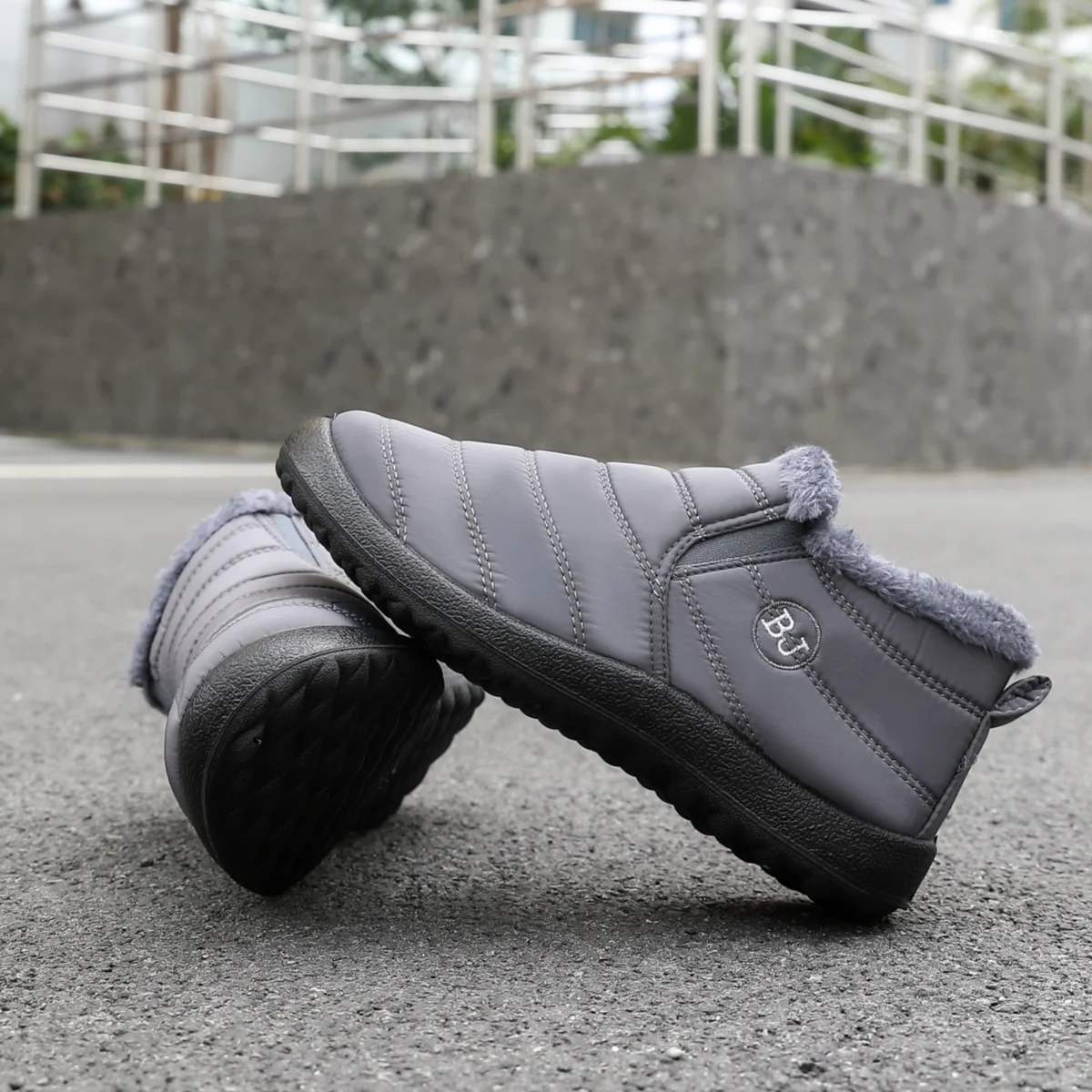 Herren-Slip-On-Stiefeletten: stilvolle, bequeme Winterstiefeletten, die warm, trendig, klassisch und vielseitig sind. – Detail 14