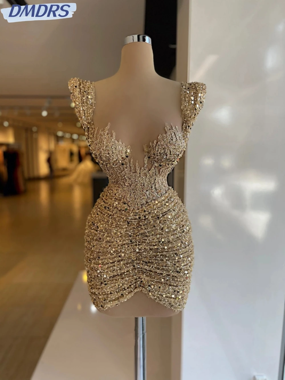 Sexy Deep V-neck Sleeveless Cocktail Dresses Sparkly Sequins Pearls Evening Dress Luxury Mini Sheath Prom Gown Robe De Mariée