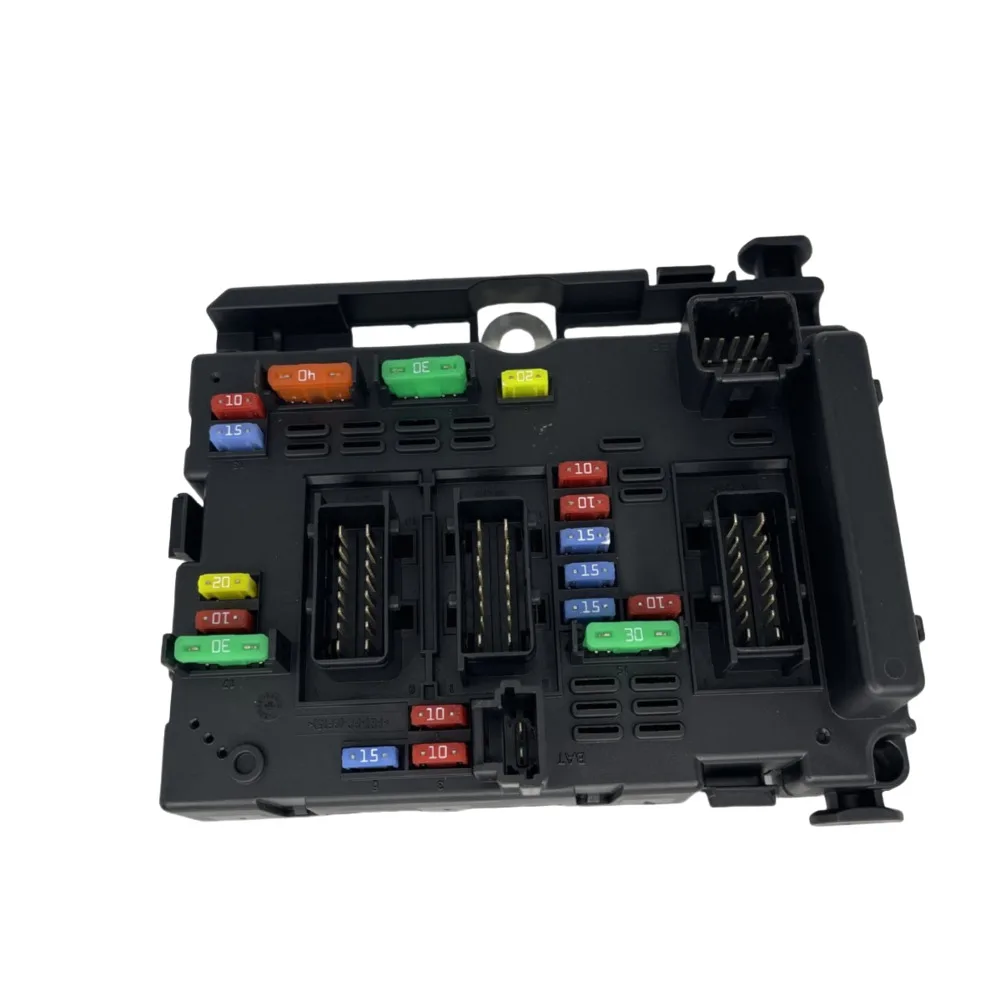 

OEM Engine Compartment Fuse Box for Models For 206 307 406 For 807 Part 9657573680 6500Y1 for Vehicle Electrical System