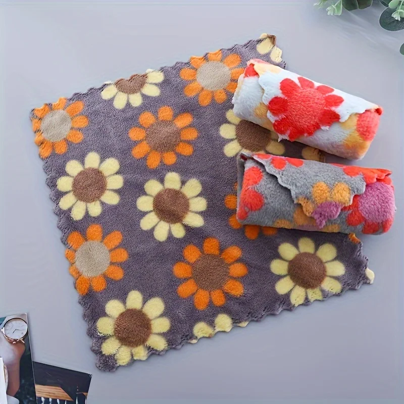 30pcs/set Vintage Coral Fleece Printed Towels, Thick Absorbent, Non-Shedding, Multi-Functional Cleaning Cloths, 9.8x9.8 Inches (