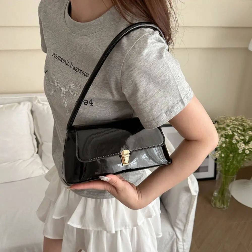 

Casual Vintage French Stick Bag Handbag Large Capacity Underarm Bag Fashion French Style PU Leather Shoulder Bag Girls