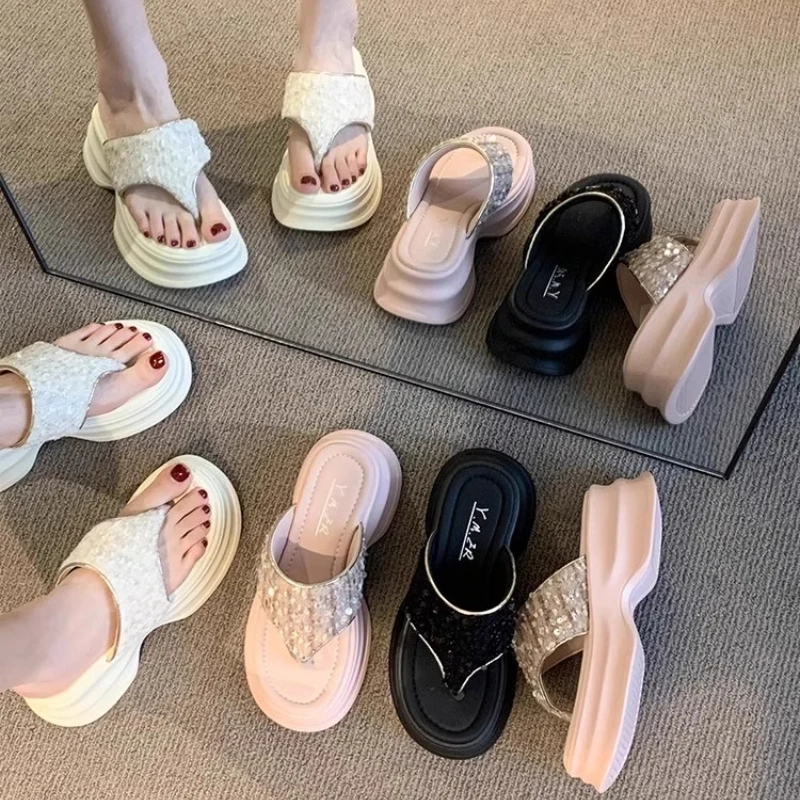 

Женские повседневные тапочки на платформе. Лето 2023. Декоративные роскошные мягкие и удобные пляжные тапочки с блестками.