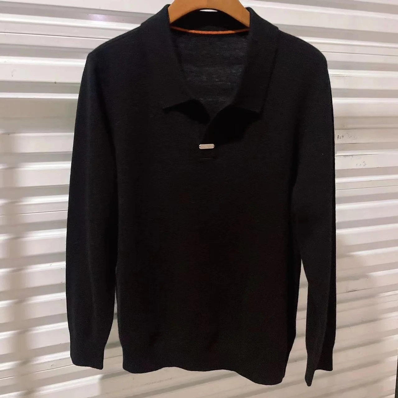 

Italy LP men's clothing 2025 early autumn new solid color fashion wool sweater men's casual V lapel neck long sleeve sweater