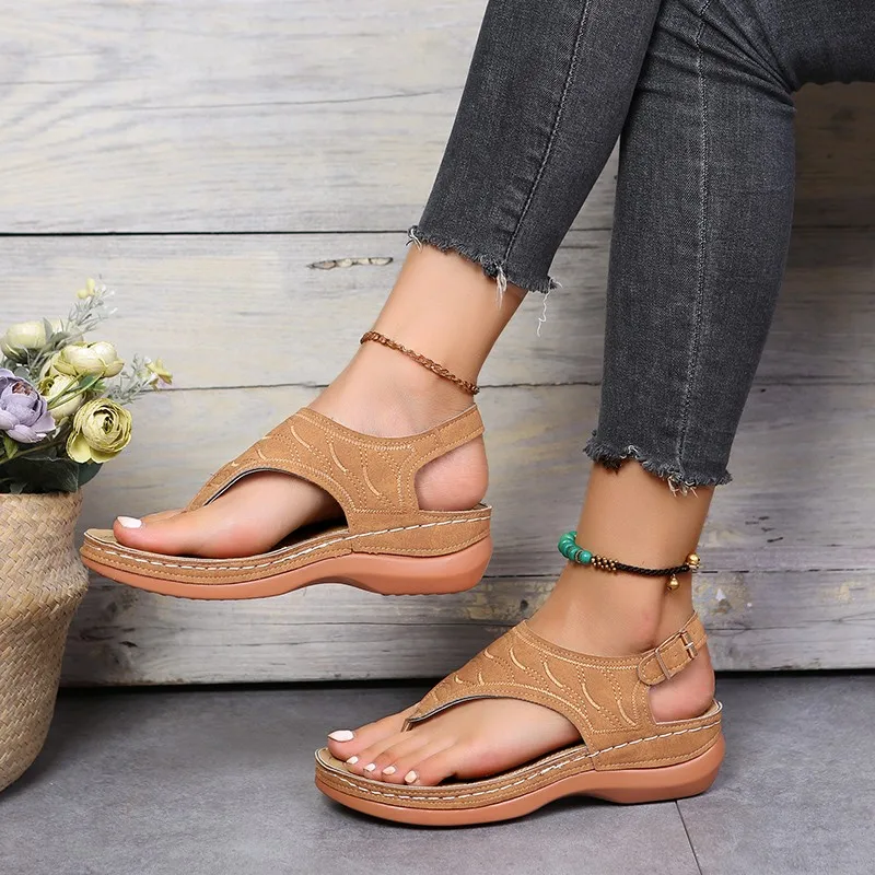 2024 summer new herringbone Roman style open toe buckle with clip toe casual sandals for women