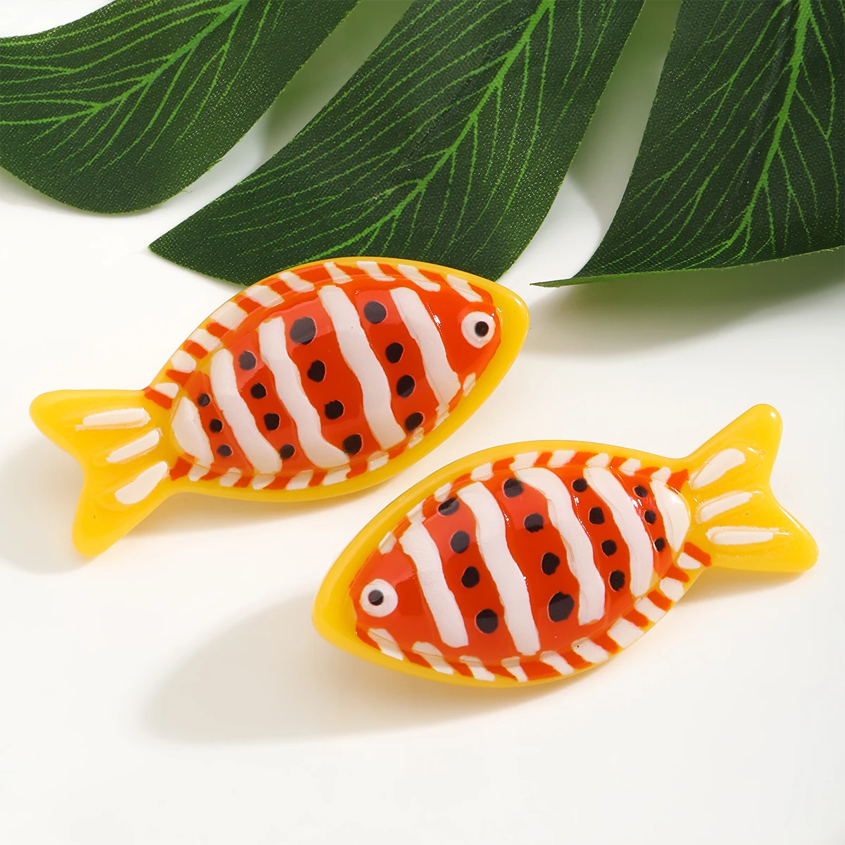 Vedawas Fashion Resin Fish Stud orecchini Boho Creative Fish orecchini personalizzati per le vacanze al mare per le donne