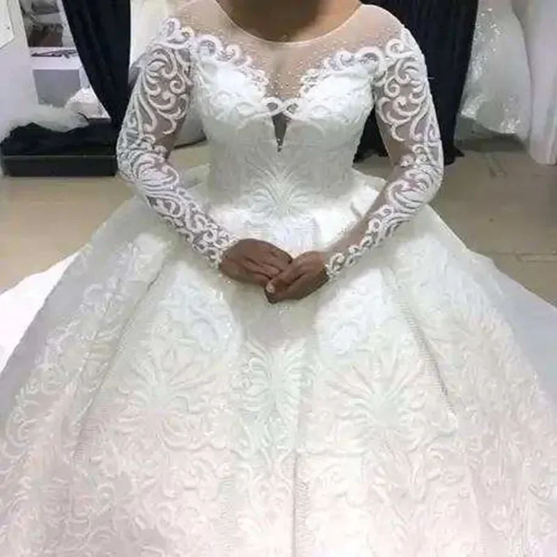 

Customized Scoop Neck Shinny Beads Wedding Dress Court Train Long Sleeves Ballgown Puffy Church Plus Size Bridal Gowns
