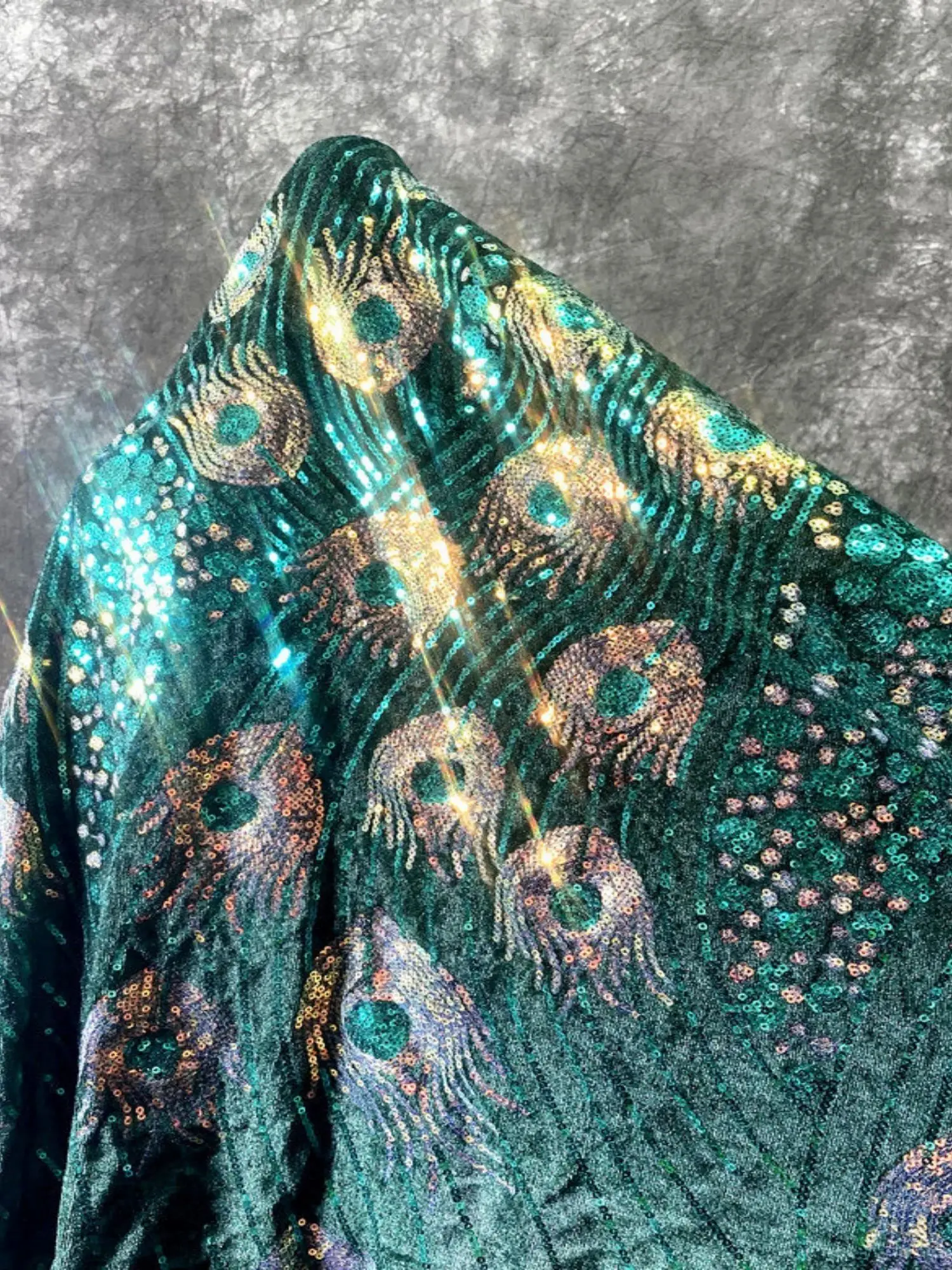 1 meter pauwenveer-paillettenstof, glitter trouwjurk, performancekostuum, fluwelen borduurkantstof - afbeelding 2