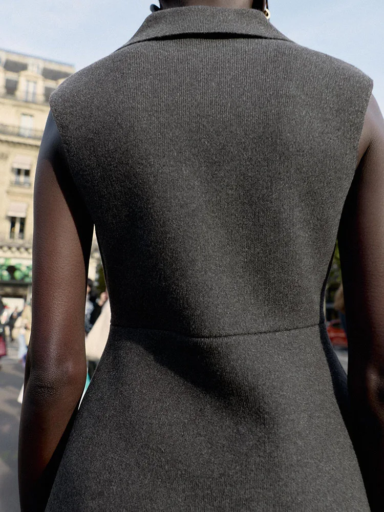 เสื้อกั๊กไหมพรมทรงเข้ารูป สไตล์หวานสบายๆ สำหรับผู้หญิง รุ่นใหม่ล่าสุดสำหรับฤดูหนาว เหมาะสำหรับใส่ทำงาน ดีไซน์ทันสมัย ติดกระดุมเม็ดเดียว