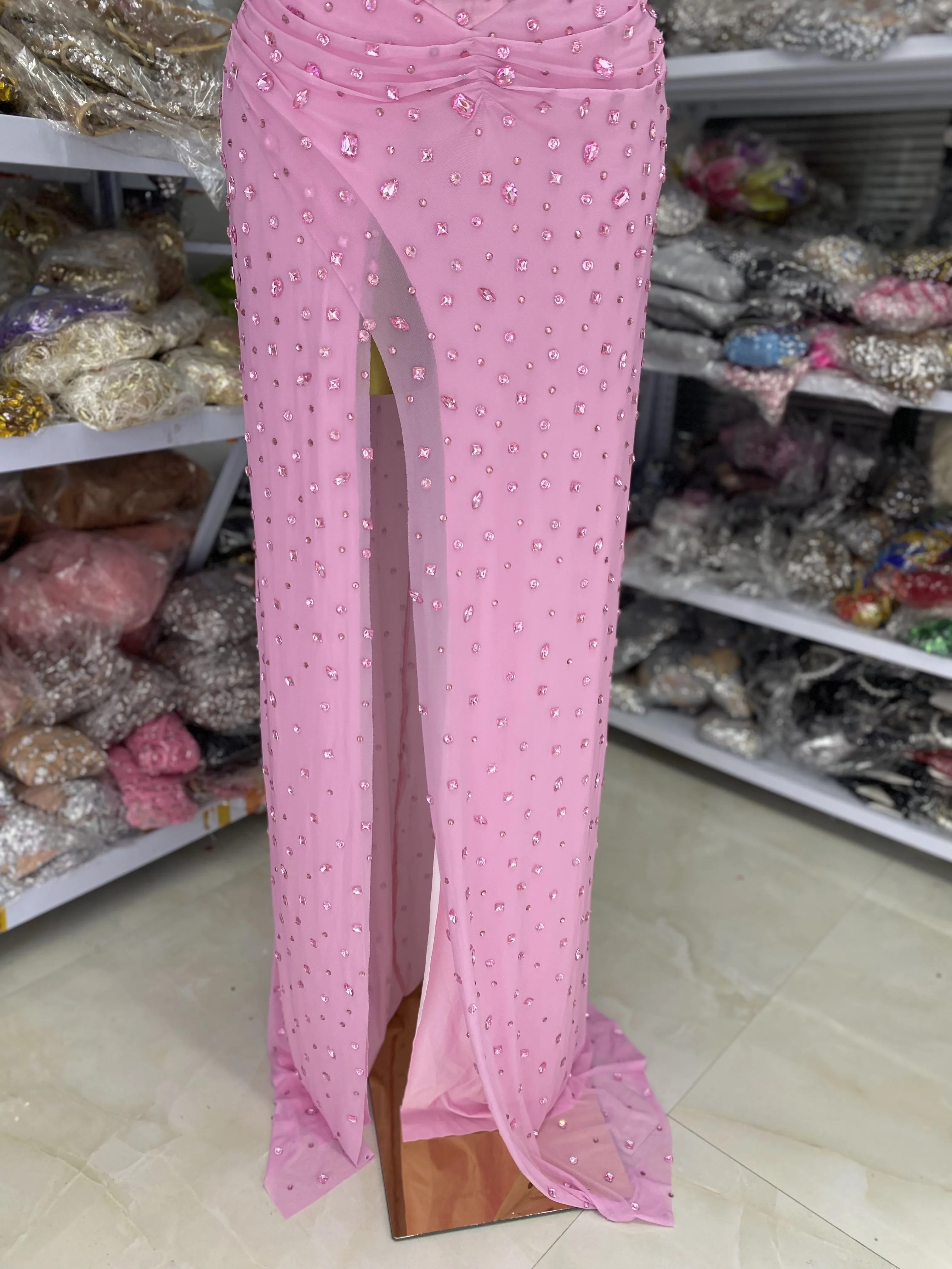 فستان عيد ميلاد نسائي وردي فاخر بطانة مرصعة بأحجار الراين الكريستالية بطول الأرض مناسبة خاصة فساتين الحفلات المسائية للمشاهير