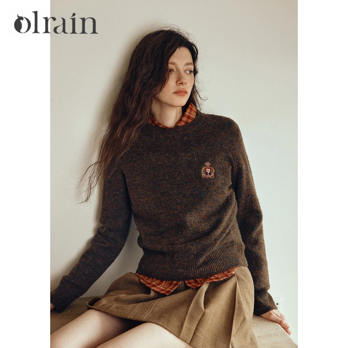

OLrain Simple Knitted Sweaters Women's Autumn 2025 New O-Neck Embroidered Pullovers Casual Commute Long Sleeve Tops O57QZ001686