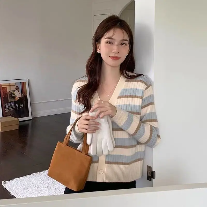 

Retro Color Blocked Striped Knitted Fashionable and Stylish New Chic Sweater Jacket Slimming Knit Sweater