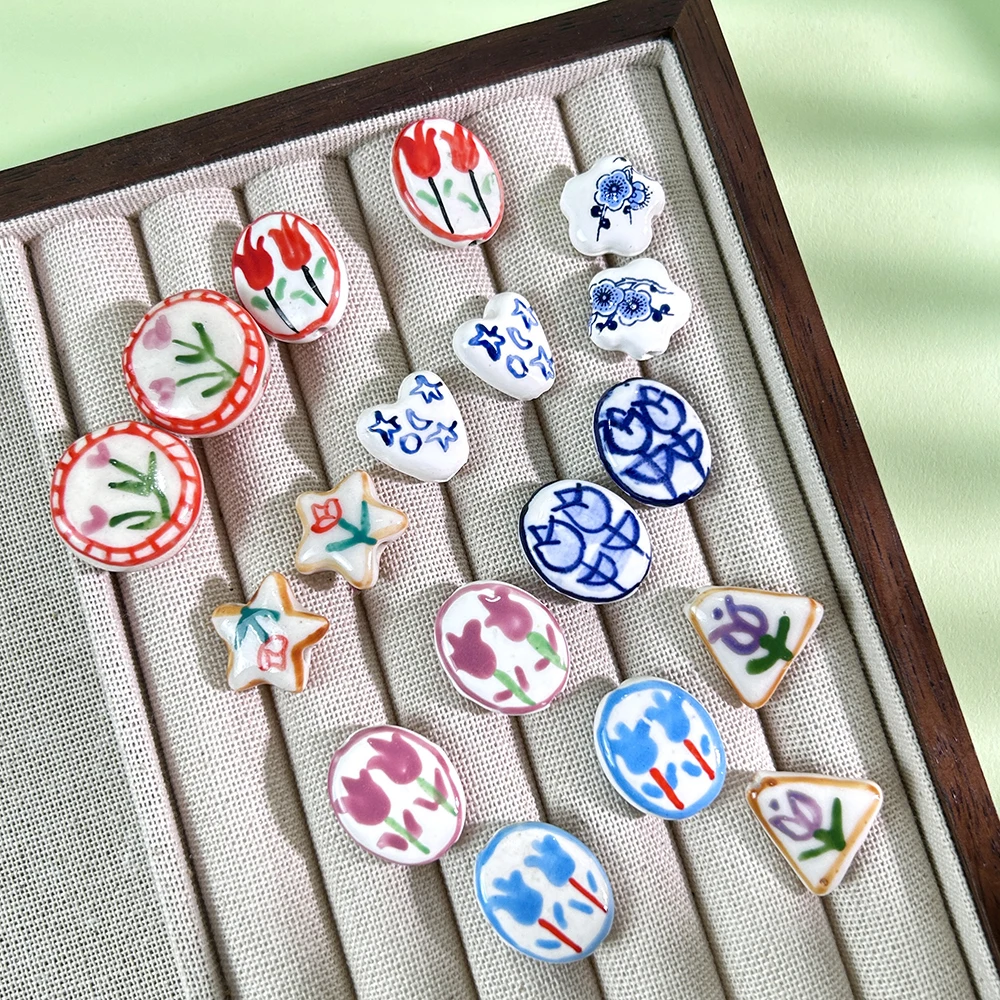 قطعتان من أزهار البورسلين المرسومة يدويًا - خرز التوليب والبرقوق باللون الوردي والأزرق لإكسسوارات المجوهرات