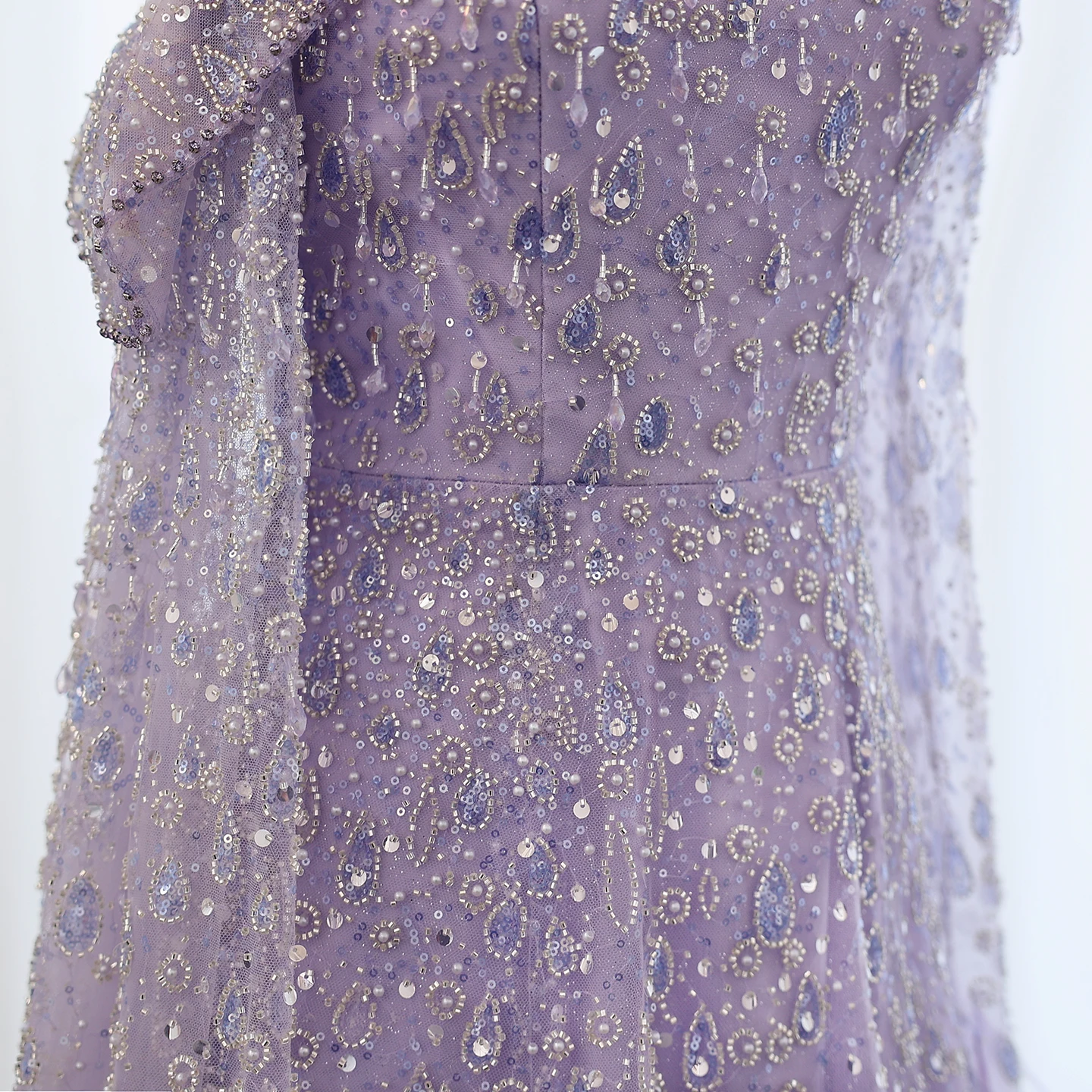Sharon Said Luxuriöses Federkleid mit einer Schulter und Cape-Ärmeln in Roségold und Flieder für Hochzeitsfeiern, Modell SS438, Maßanfertigung – Detail 24