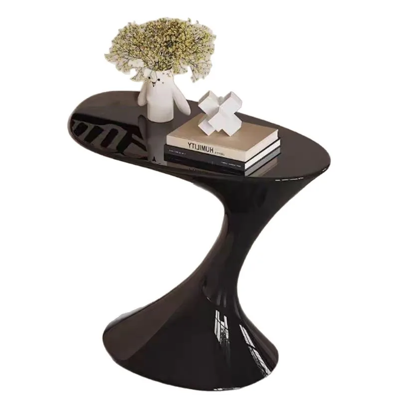 

A few designers' creative retro solid wood light luxury high-end sense