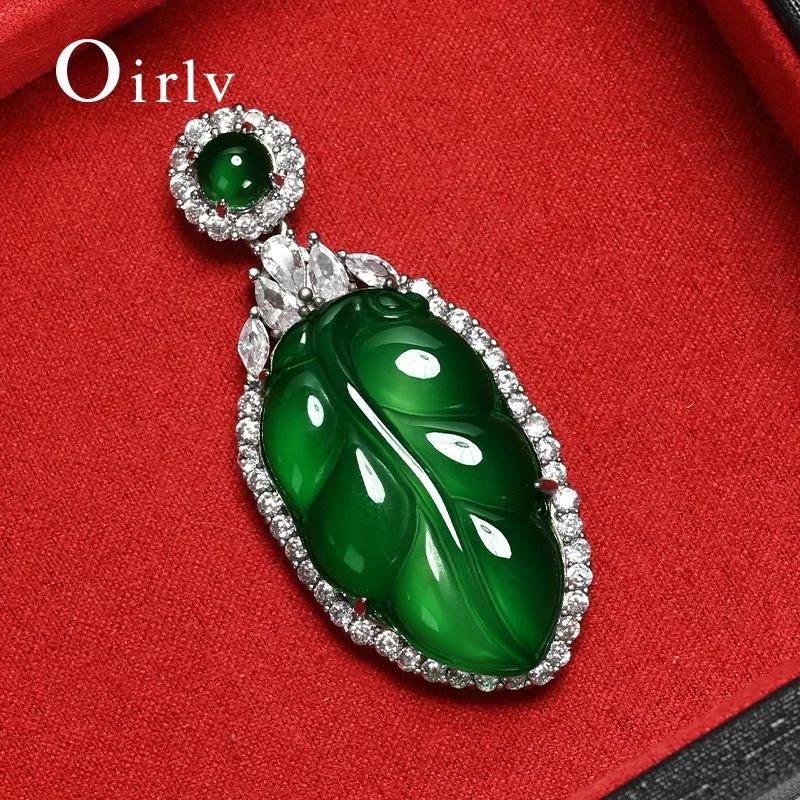 Oirlv Jewelry Display Plate, Made of Velvet, With a Classic Black and Red Color, Is Suitable for Jewelers to Showcase Jewelry