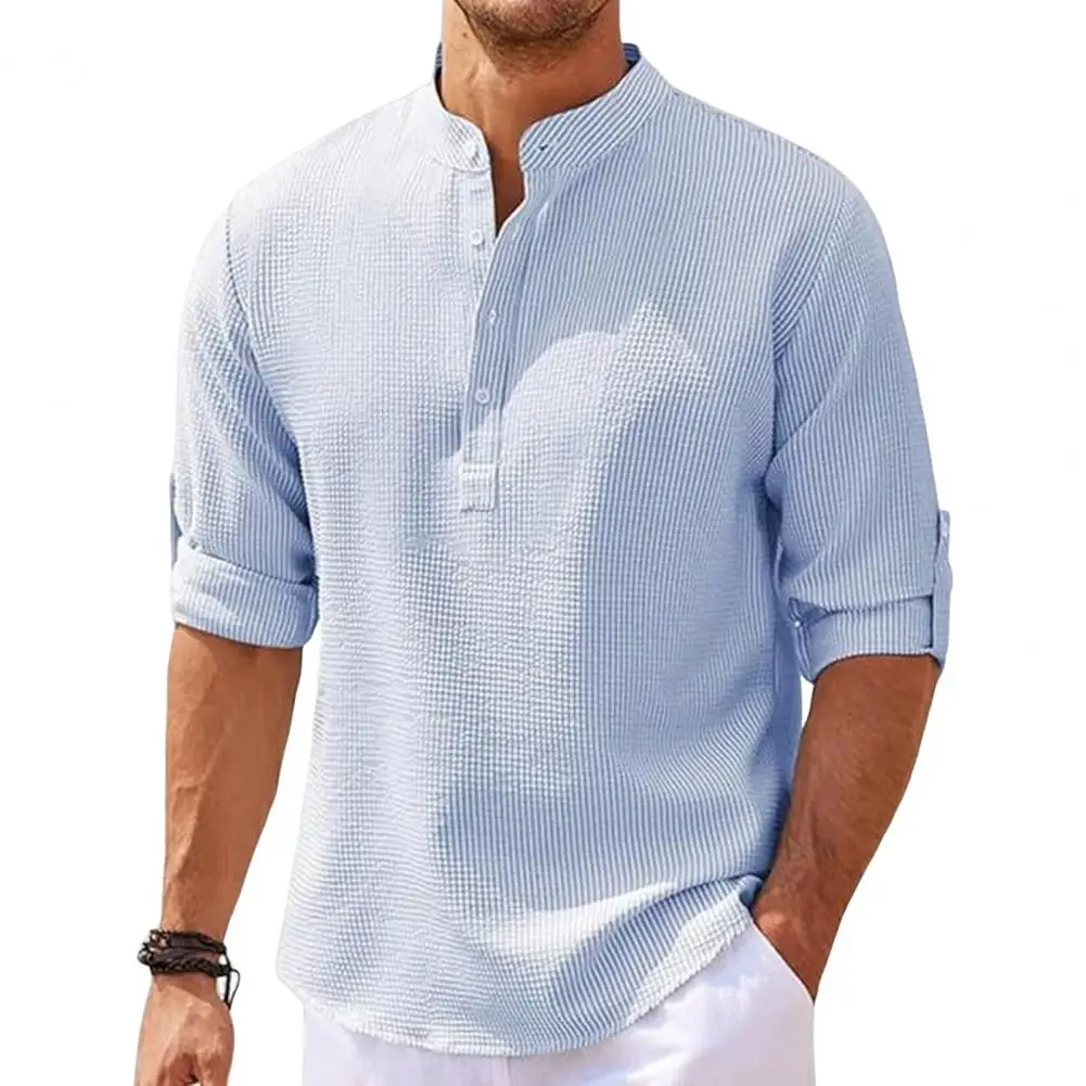 Erkekler gömlek standı yaka uzun kollu kazak Tops düğmeler yarım Placket ekose baskı rahat plaj tarzı gömlek Streetwear