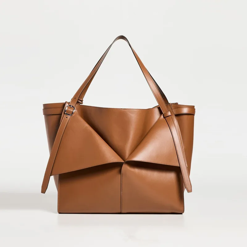 2025 الفاخرة مصمم المرأة دعوى طوق شكل حمل حقيبة العلامة التجارية الشهيرة حقائب اليد ذات سعة كبيرة للطي الكتف حقيبة تحت الإبط #4