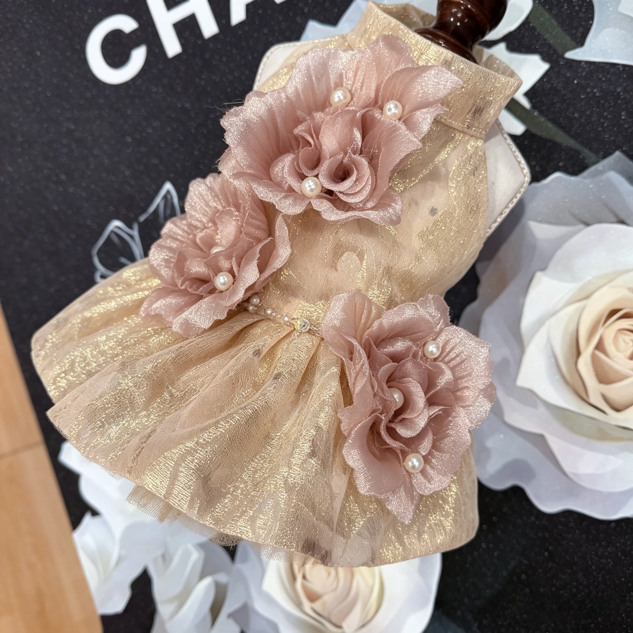 

Luxury Handmade Cat Dog Wedding Dress Champagne Dog Dress with Multi-Layer Flower Decor for Small Dogs