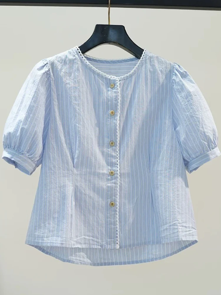 

Новинка: Женский летний топ из хлопка светло-голубого цвета с вертикальными полосками и рукавами-фонариками.