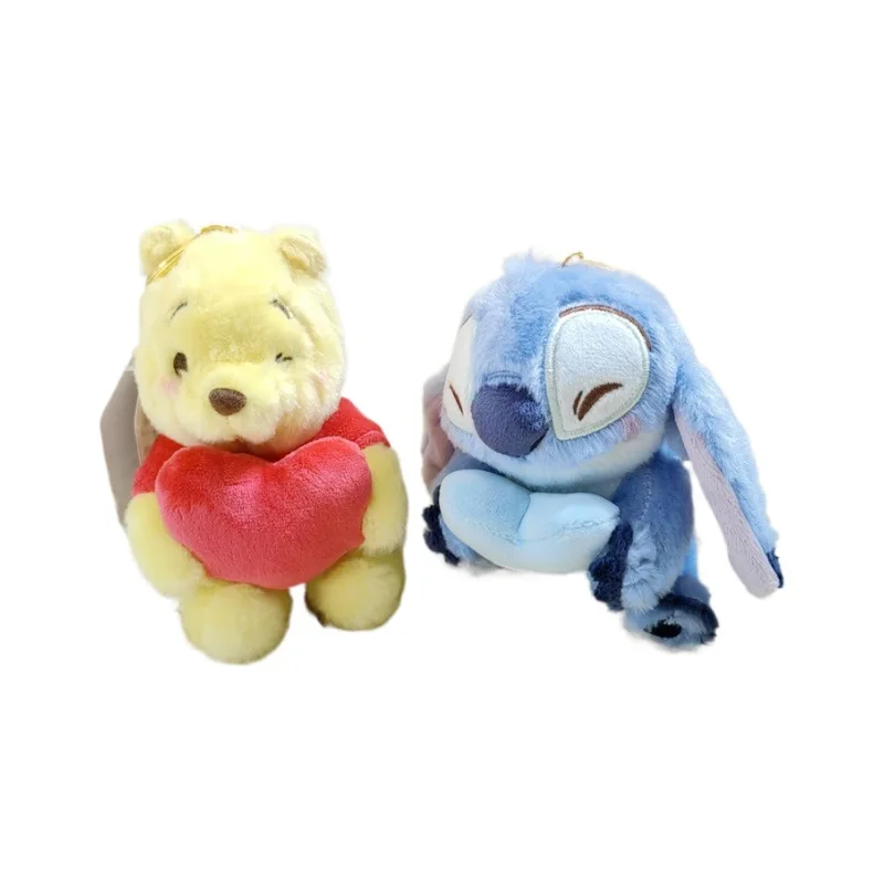 Boneka mewah kartun Disney, seri memeluk hati, Winnie & Stitch lucu, mainan mewah Hati liontin gantungan kunci mainan mewah Valentine