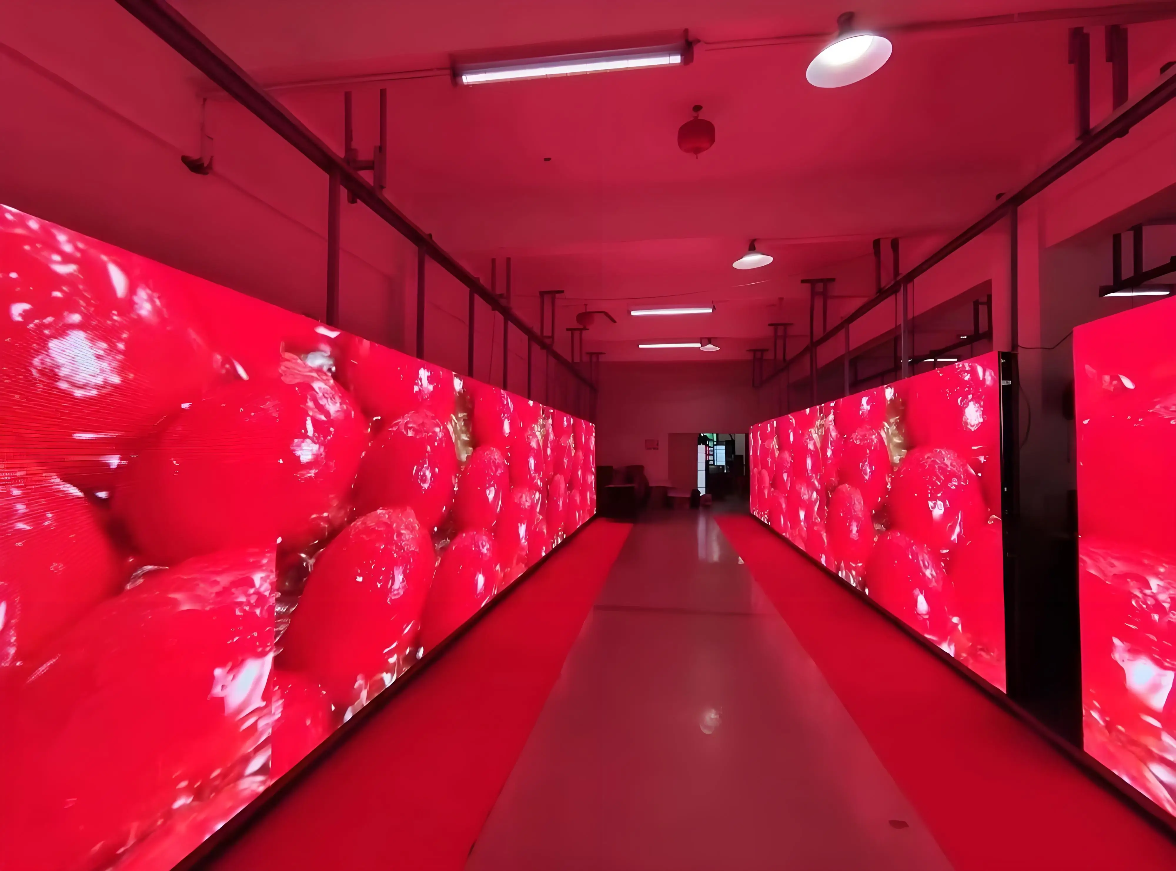 Verhuur van binnen/buiten LED videowall panelen P2.6-P4.81 voor concerten, podium evenementen en verplaatsbare achtergrondverlichting