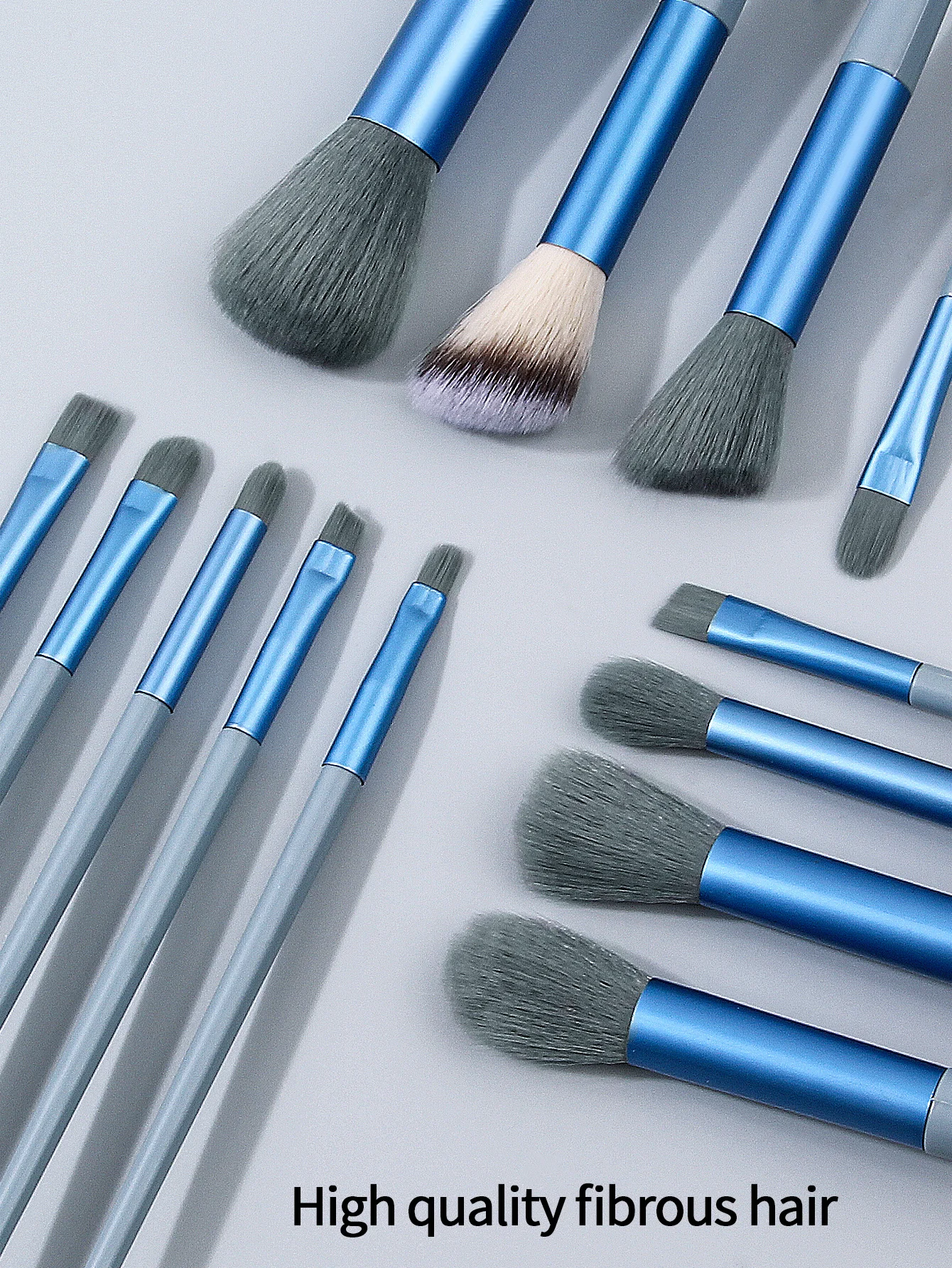 多機能フェイシャルブラシと超ソフトメイクアップスポンジパフセットを含む、高品質メイクブラシ17本セット