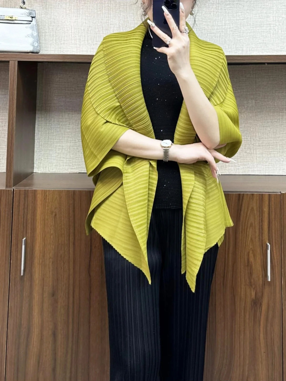 

Miyake New Fashion Folded Foreign Style Large Size Women's Clothing Fold Loose and Simple Double Neck Cardigan Pleats Jacket