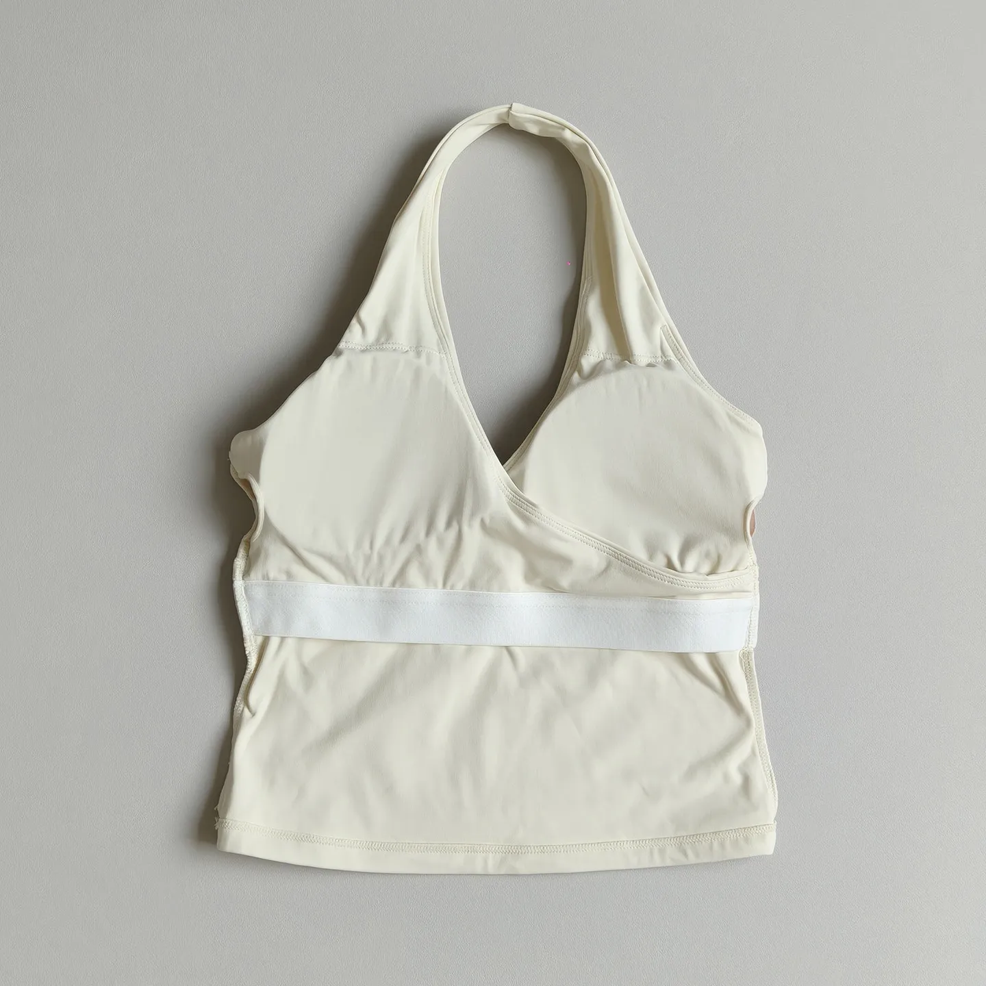 V-Ausschnitt, Neckholder, Yoga-Top, hochelastisch, bequem, atmungsaktiv, mit schickem Rückenausschnitt, figurformend, Sport-BH, für den Außenbereich geeignet. – Detail 10