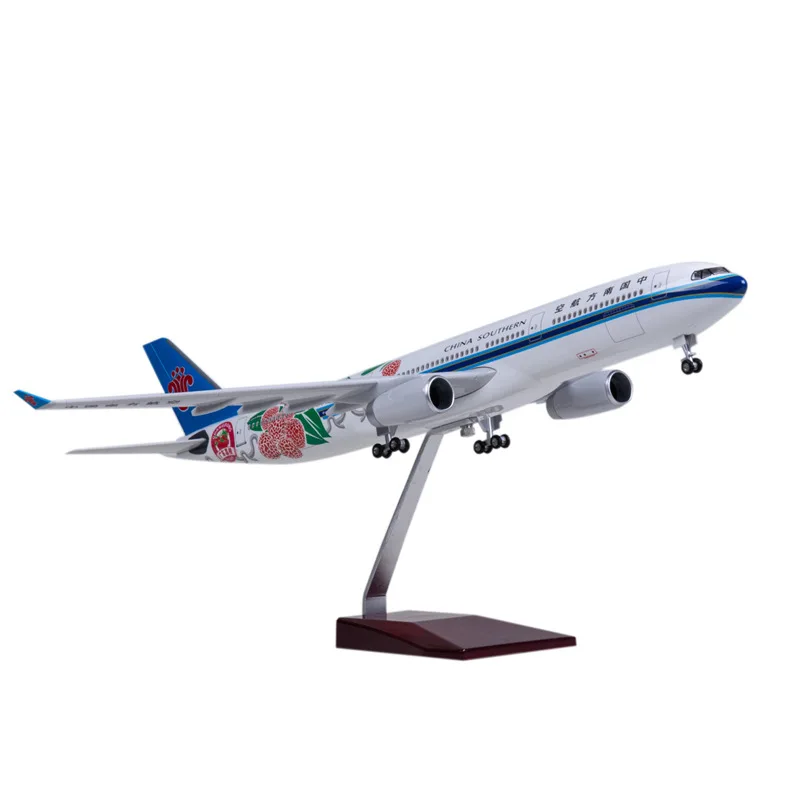 航空機模型 中国南方航空 330 A330 1:135 スケール 飛行機模型 おもちゃ 47cm 樹脂製旅客機 コレクション ホームデコレーション