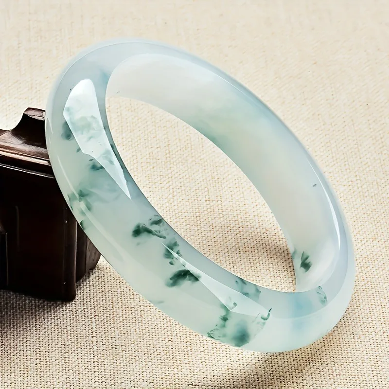 

Natural Ice Glutinous Seed Bracelet White Background Blue Floating Bracelet Jewelry