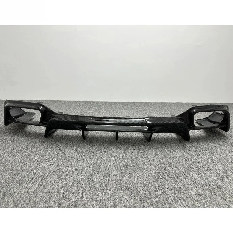 High Quality Gloss Wet Carbon Fiber Rear Bumper Lip Rear Diffuser for GT GTS 2015-2018