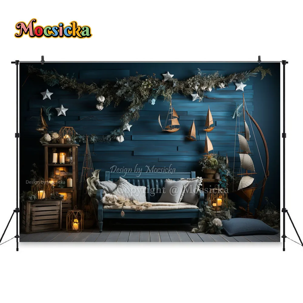 세일러 보이 베이비 쇼 배경 해상 여행 카니발 밤 범선, 파란색 나무 보드 촛불 배경 벽, 어린이 케이크 스매쉬