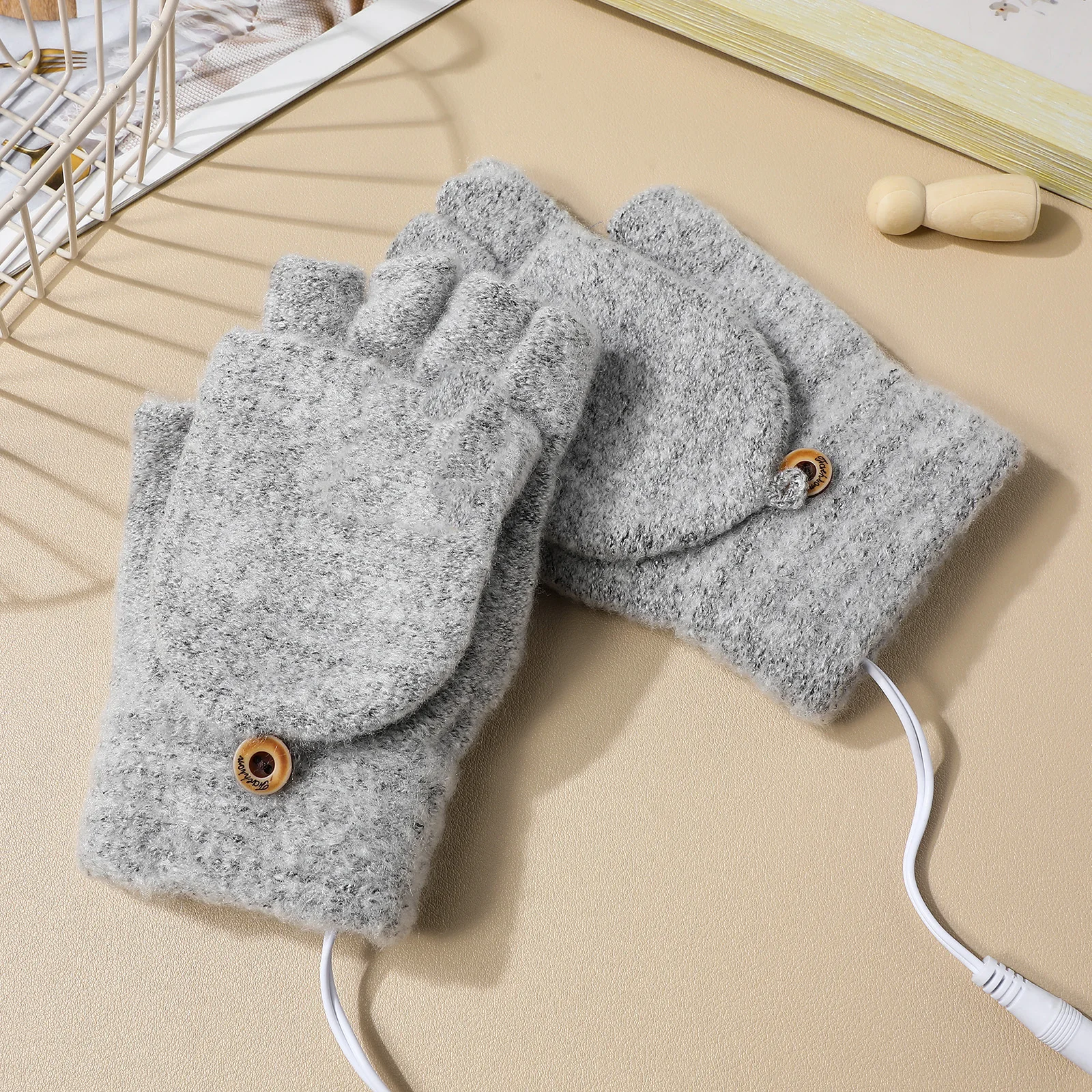 

1Pair USB Heated Gloves Knitting Winter Thermal Half Finger Gloves Adjustable Buckle Suitable Outdoor Sports USB Heated Mitten