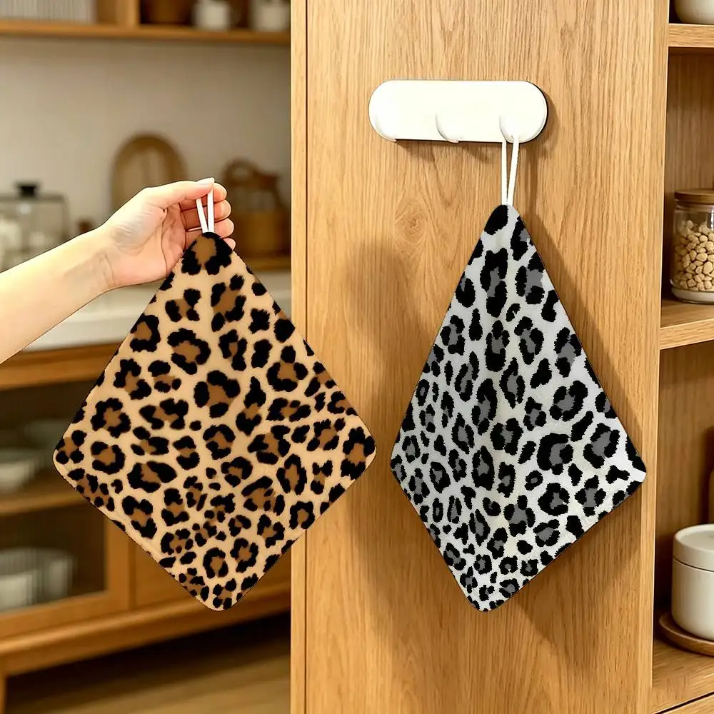 Sexy Leopard Print  Hanging Style Hand Wiping Towel Polyester Cotton Anti-fade For Indoor Kitchen Living Room