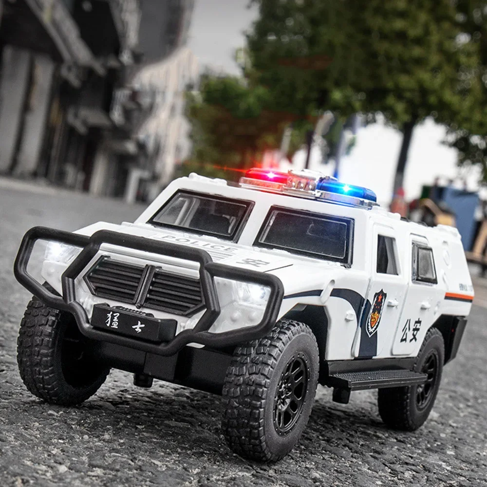 1:32 Dongfeng Brave Warrior Toy Model Cars Metal Diecast Doors Opened Sound Light Pull Back Simulation Vehicles for Boys Gifts