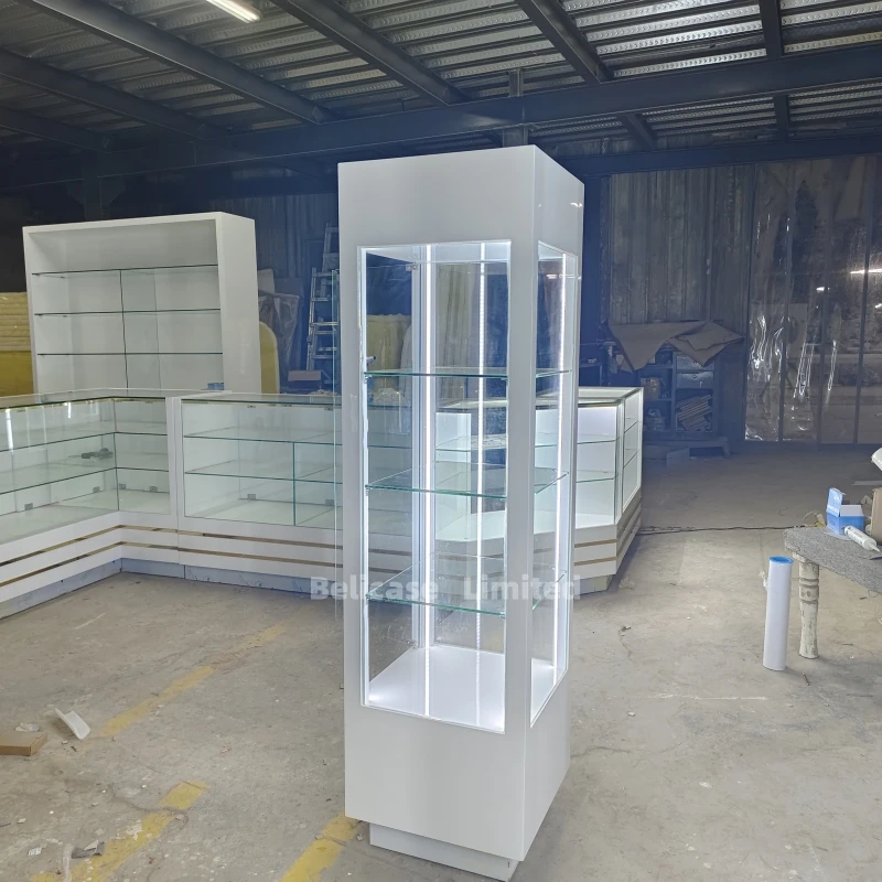 customized.Retail Shop Window Showcase Lockable Glass Vitrine Jewelry Shop Showcase with LED Light